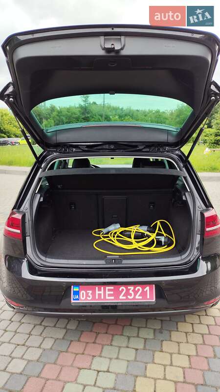 Хетчбек Volkswagen e-Golf 2016 в Львові фото 57 Хетчбек Volkswagen e-Golf 2016 в Львові