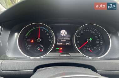 Хэтчбек Volkswagen e-Golf 2018 в 