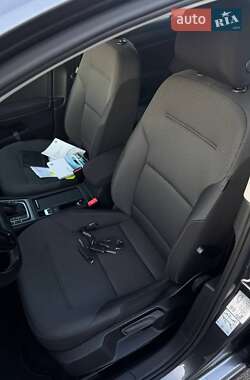 Хэтчбек Volkswagen e-Golf 2018 в 