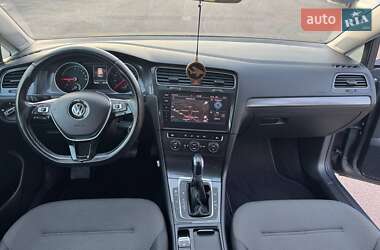 Хэтчбек Volkswagen e-Golf 2018 в 