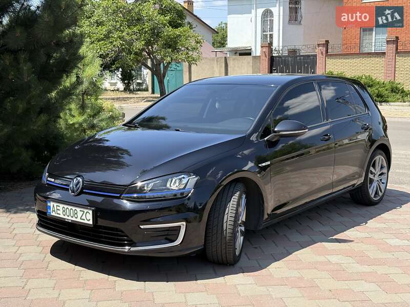 Хетчбек Volkswagen e-Golf 2015 в Миколаєві