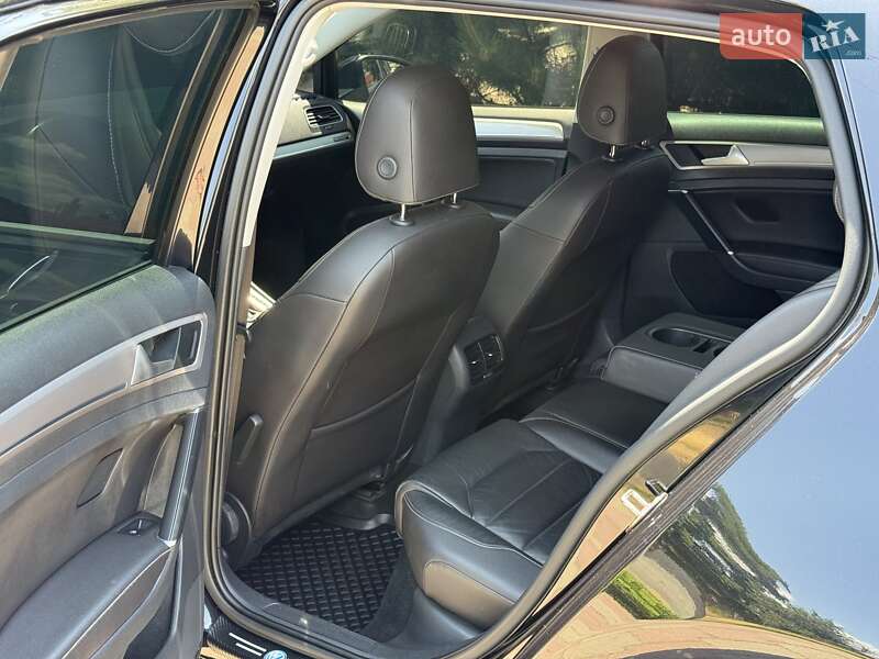 Хетчбек Volkswagen e-Golf 2015 в Миколаєві