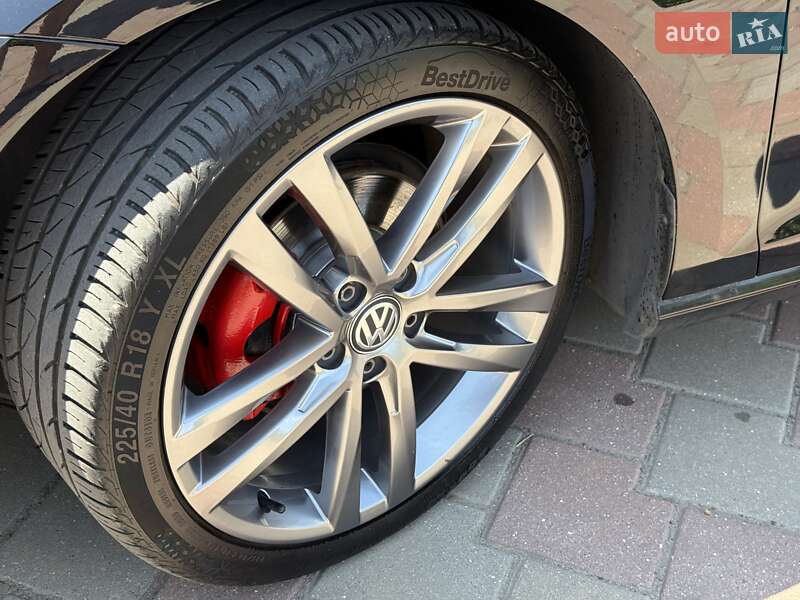 Хетчбек Volkswagen e-Golf 2015 в Миколаєві