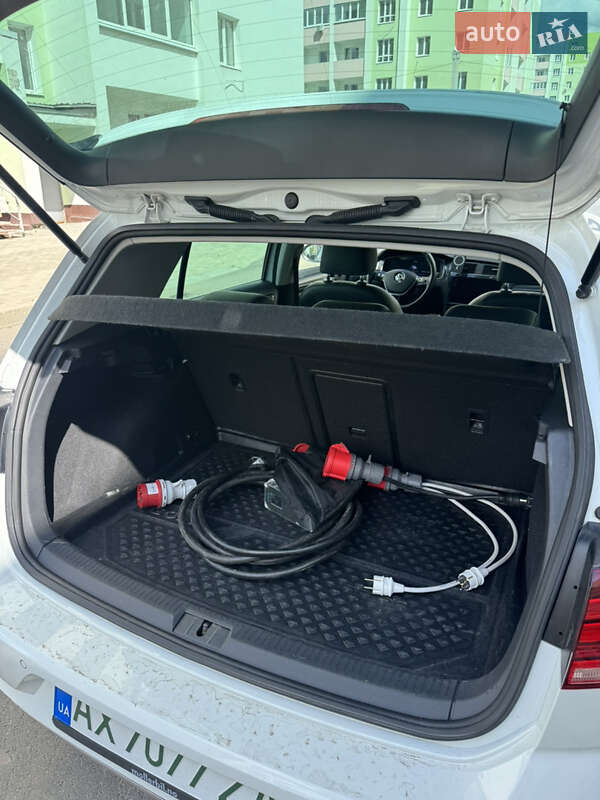 Хэтчбек Volkswagen e-Golf 2017 в Харькове фото 63 Хэтчбек Volkswagen e-Golf 2017 в Харькове