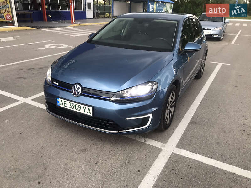 Volkswagen e-Golf 2016