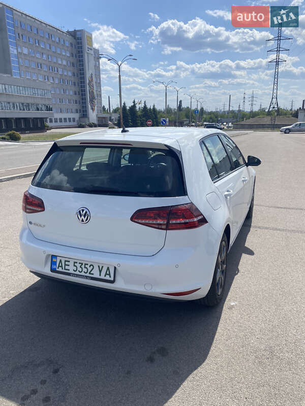 Хетчбек Volkswagen e-Golf 2014 в Дніпрі