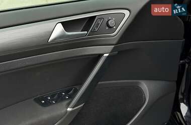 Хетчбек Volkswagen e-Golf 2019 в 