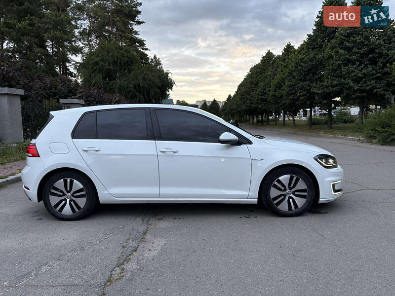 Хэтчбек Volkswagen e-Golf 2017 в Умани
