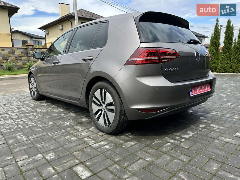 Хетчбек Volkswagen e-Golf 2015 в Києві