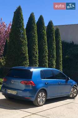 Хетчбек Volkswagen e-Golf 2014 в 