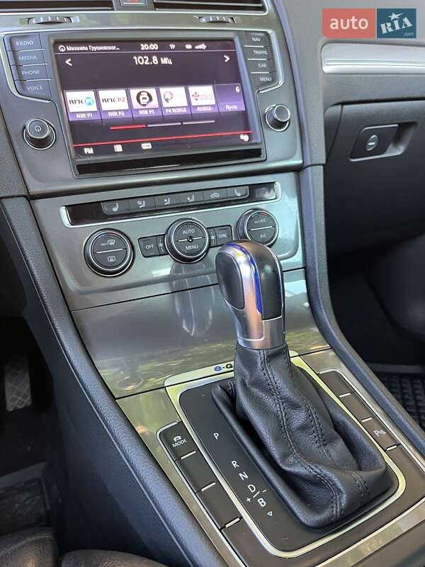 Хетчбек Volkswagen e-Golf 2015 в Коростені