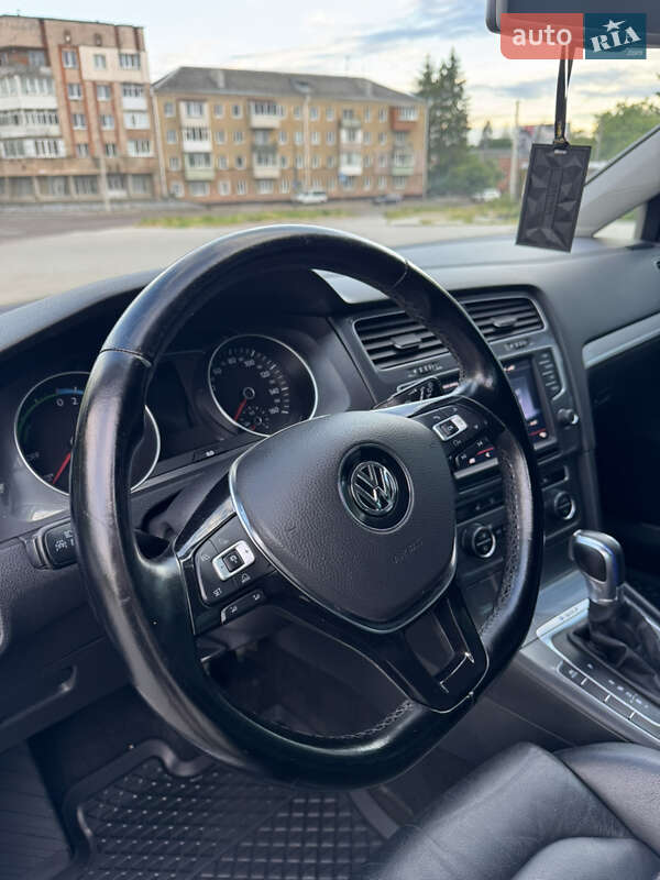 Хетчбек Volkswagen e-Golf 2016 в Рівному
