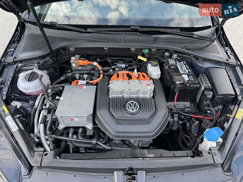 Хетчбек Volkswagen e-Golf 2016 в Рівному