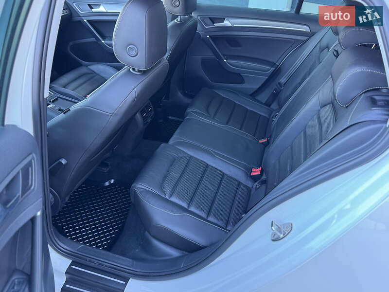 Хетчбек Volkswagen e-Golf 2017 в Рівному