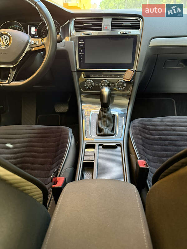 Хэтчбек Volkswagen e-Golf 2020 в Виннице