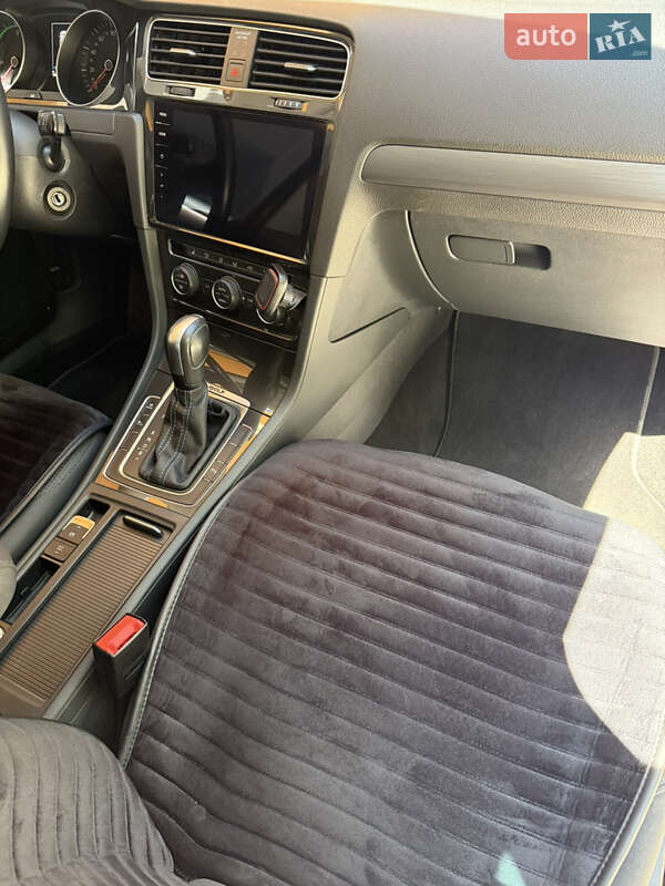 Хэтчбек Volkswagen e-Golf 2020 в Виннице