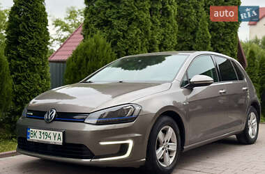 Хетчбек Volkswagen e-Golf 2016 в 