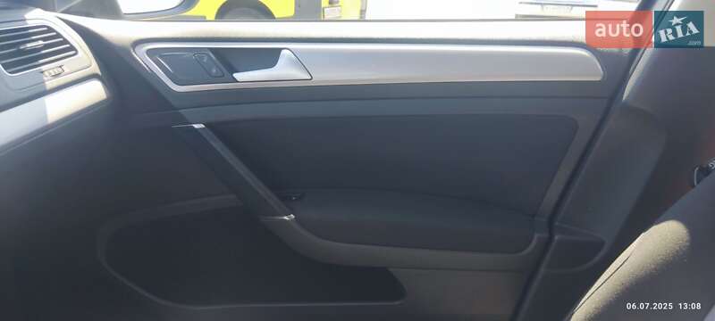 Хетчбек Volkswagen e-Golf 2016 в Борисполі