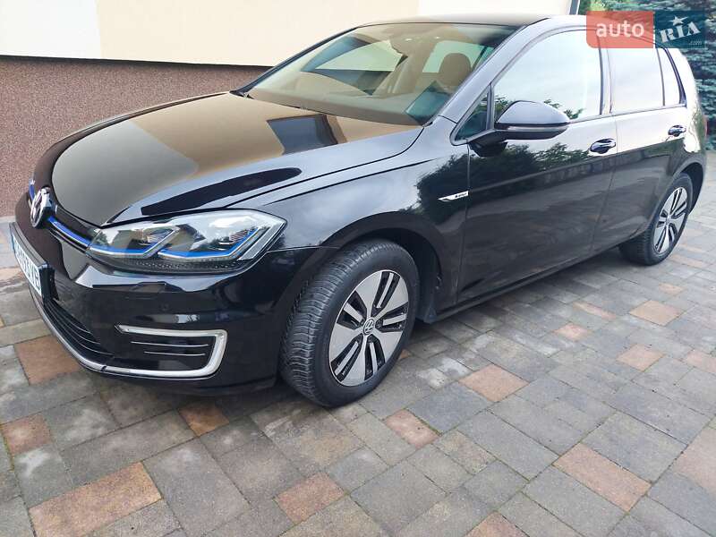 Хетчбек Volkswagen e-Golf 2018 в Львові
