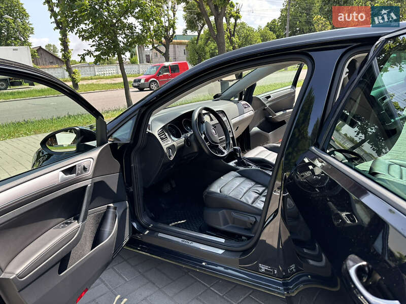 Хэтчбек Volkswagen e-Golf 2015 в Черкассах