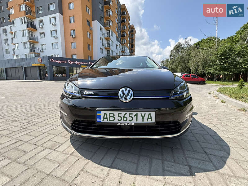 Хэтчбек Volkswagen e-Golf 2015 в Черкассах