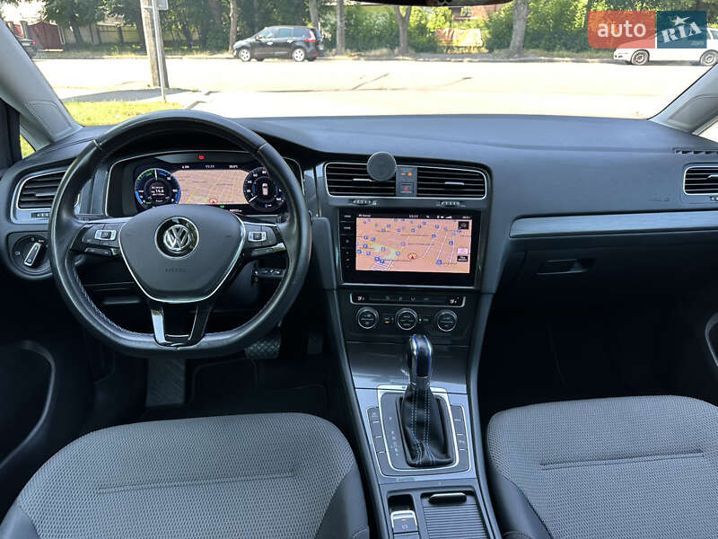Хетчбек Volkswagen e-Golf 2017 в Житомирі