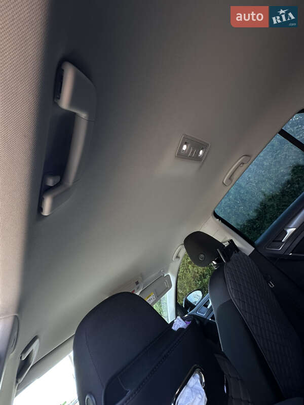 Хетчбек Volkswagen e-Golf 2018 в Виноградові