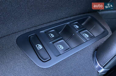 Хэтчбек Volkswagen e-Golf 2018 в 