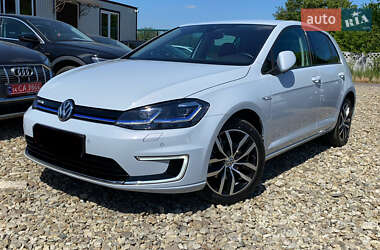Хэтчбек Volkswagen e-Golf 2018 в 