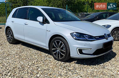 Хэтчбек Volkswagen e-Golf 2018 в 