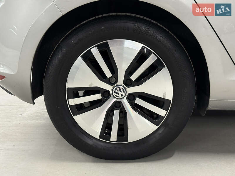 Хэтчбек Volkswagen e-Golf 2015 в Владимире
