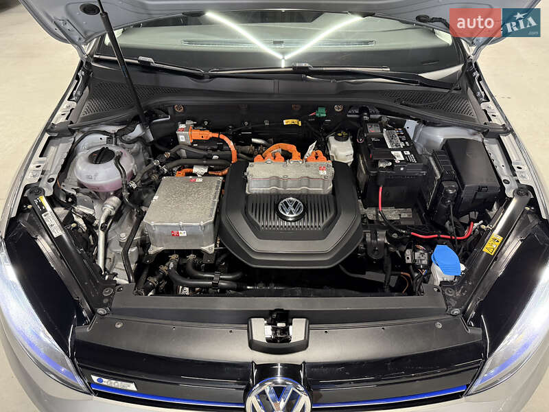 Хэтчбек Volkswagen e-Golf 2015 в Владимире
