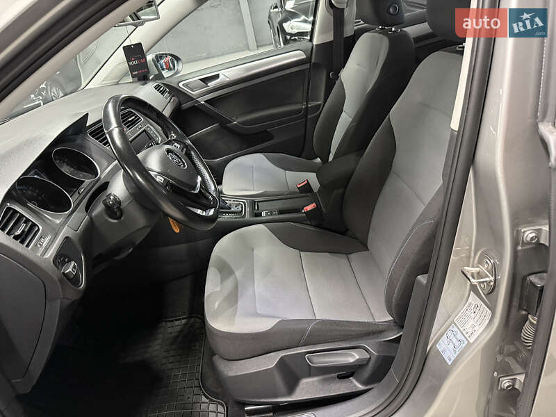 Хэтчбек Volkswagen e-Golf 2015 в Владимире