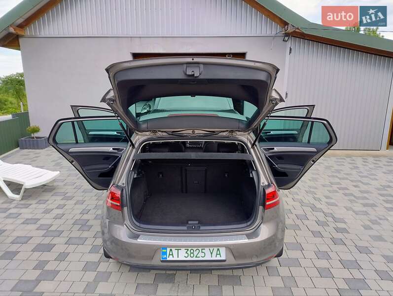 Хэтчбек Volkswagen e-Golf 2015 в Косове