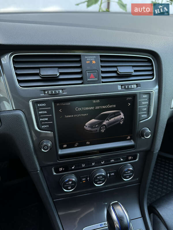 Хетчбек Volkswagen e-Golf 2015 в Шепетівці