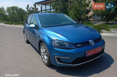 Хетчбек Volkswagen e-Golf 2015 в Дніпрі