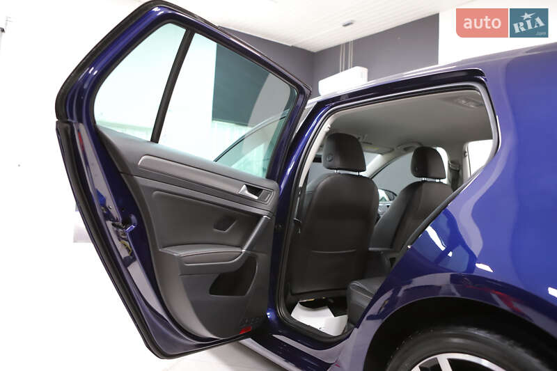 Хетчбек Volkswagen e-Golf 2021 в Дрогобичі