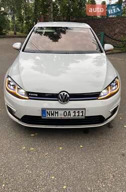 Хэтчбек Volkswagen e-Golf 2020 в 