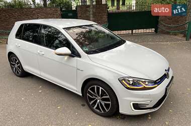 Хэтчбек Volkswagen e-Golf 2020 в 