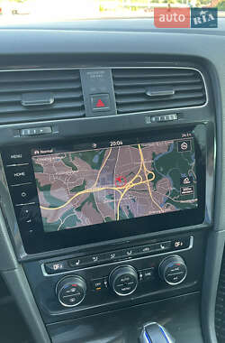 Хетчбек Volkswagen e-Golf 2017 в 