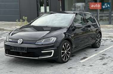 Хетчбек Volkswagen e-Golf 2015 в Городку