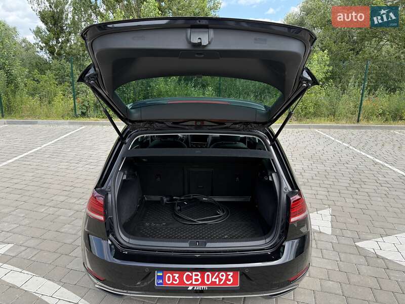 Хэтчбек Volkswagen e-Golf 2017 в Луцке фото 11 Хэтчбек Volkswagen e-Golf 2017 в Луцке