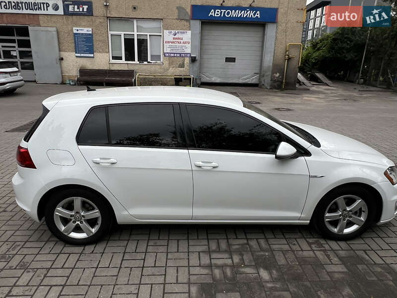 Хетчбек Volkswagen e-Golf 2016 в Львові