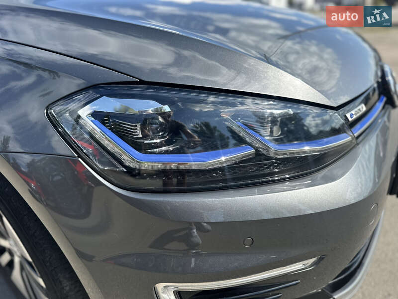 Хэтчбек Volkswagen e-Golf 2019 в Киеве