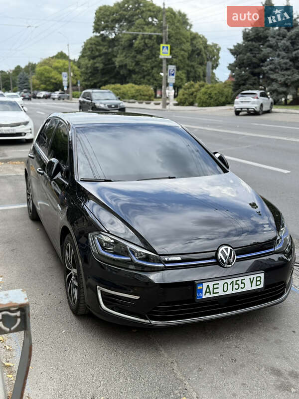 Хетчбек Volkswagen e-Golf 2019 в Дніпрі