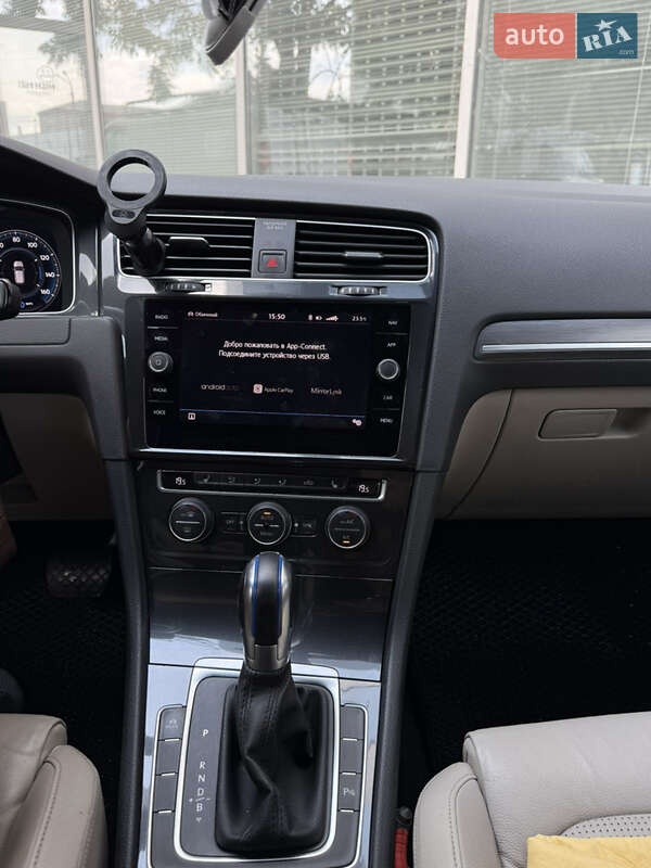 Хетчбек Volkswagen e-Golf 2019 в Дніпрі