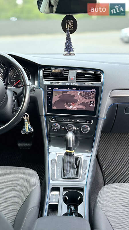 Хэтчбек Volkswagen e-Golf 2020 в Глыбокой