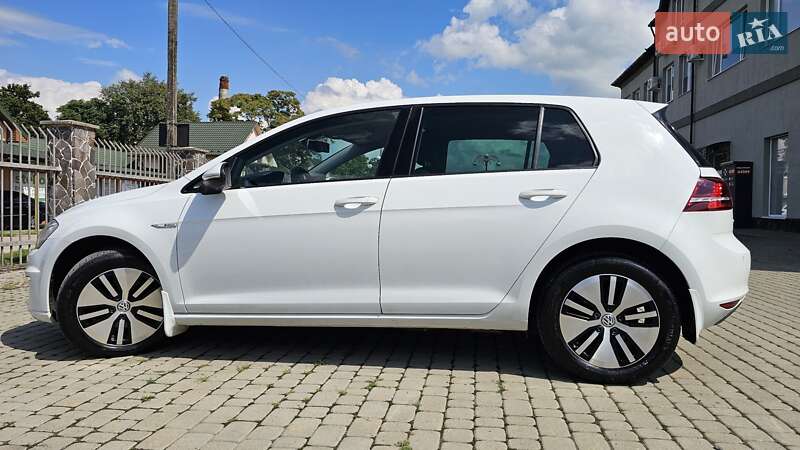 Хэтчбек Volkswagen e-Golf 2015 в Мукачево