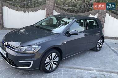 Хэтчбек Volkswagen e-Golf 2019 в 