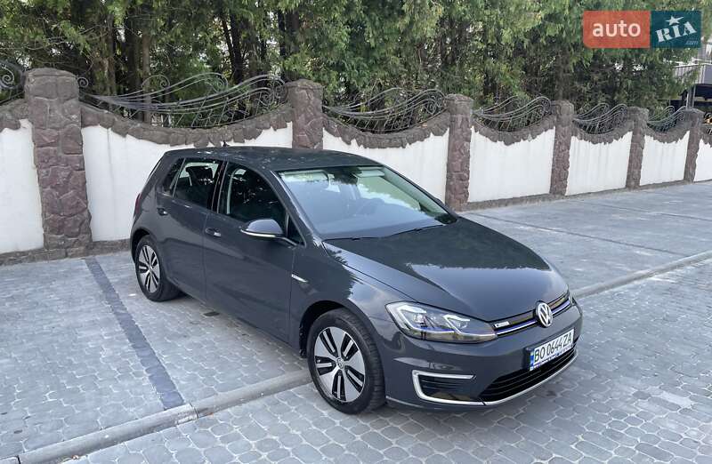 Хэтчбек Volkswagen e-Golf 2019 в 